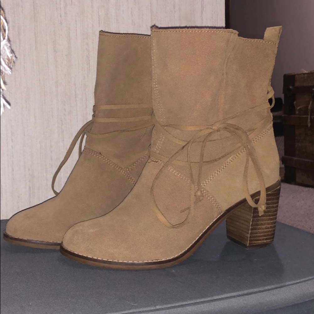 Toms Booties - Picture 6 of 6